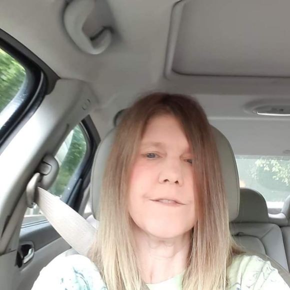 Meet your Posher, Leslie - Picture 3 of 5